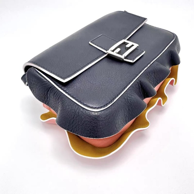 FENDI 拼色雙子星肩背斜背包手提包19*12*7 98新配件塵袋-4