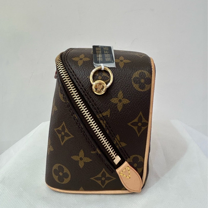 LV老花方型骰子包-3