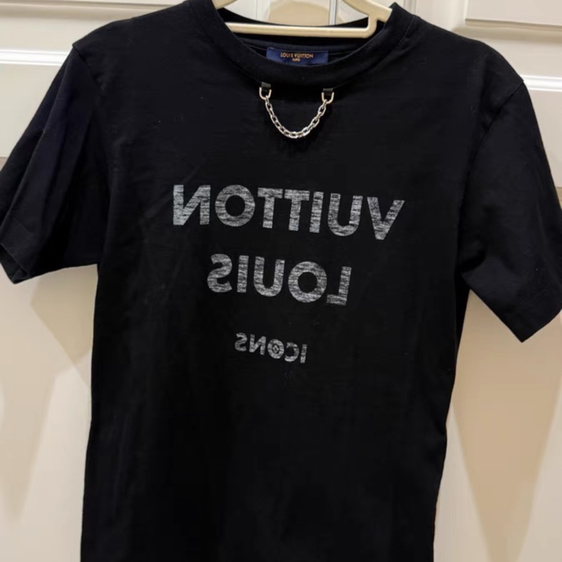lv T恤 上衣 女生 xs 自用 吊牌還在 Louis Vuitton 印花T恤 鏈條上衣 經典款 1A84CO 黑色-0