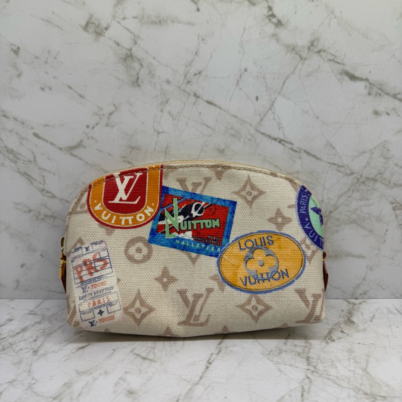 LV米色徽章圖案化妝包/晶片M14909-0