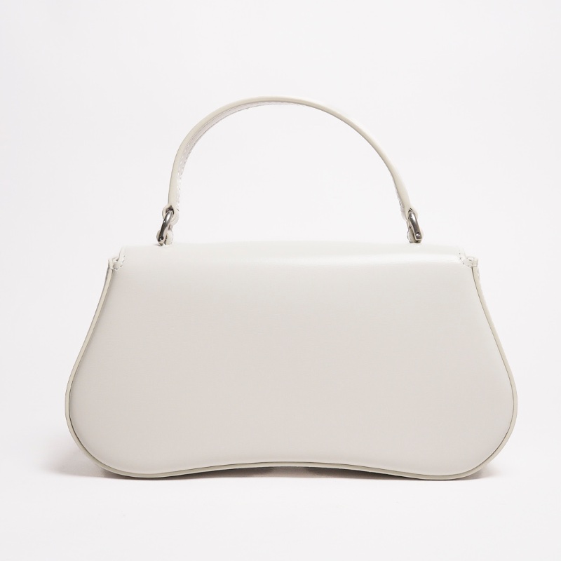 CELINE LOLA亮澤牛皮革手袋-1