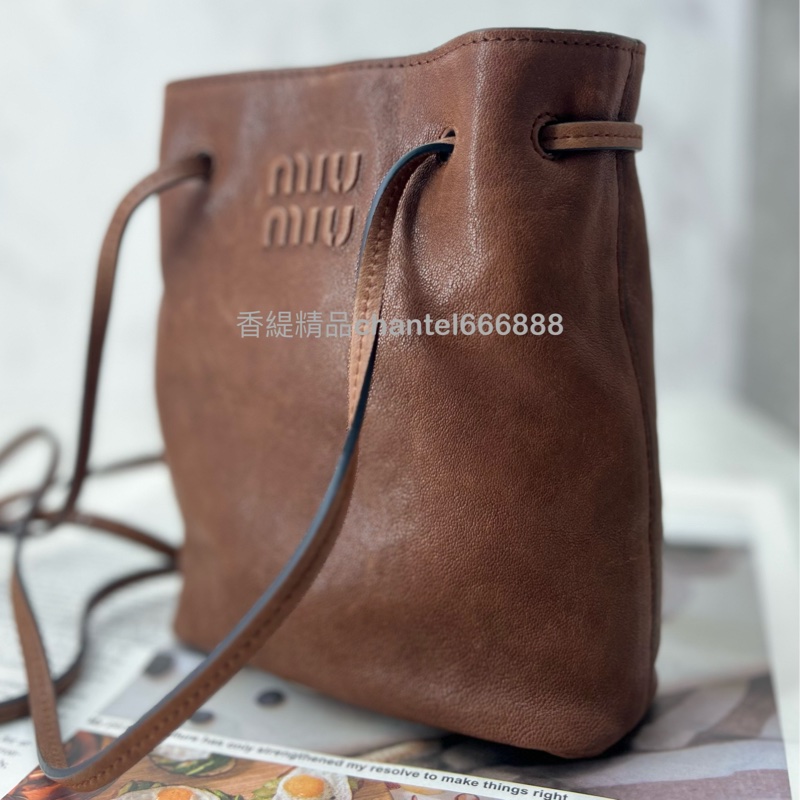 💗香緹國際精品💗 Miu Miu 福袋包 納帕皮革迷你水桶包-1