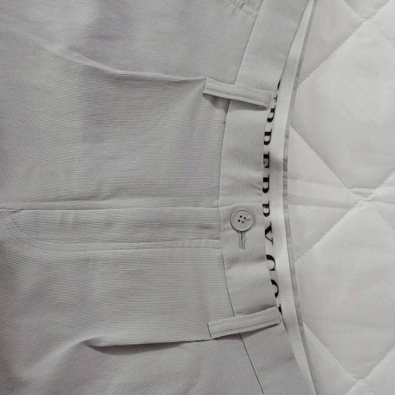 (日本製MIJ)BURBERRY 博柏利 GOLF 高爾夫球 男淺灰色細條紋輕薄款防水彈性休閒長褲88號-2