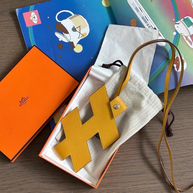 hermes nata H tag 太陽黃色斜背手機包16×10×0.5 全新閒置 配件盒子塵袋-3