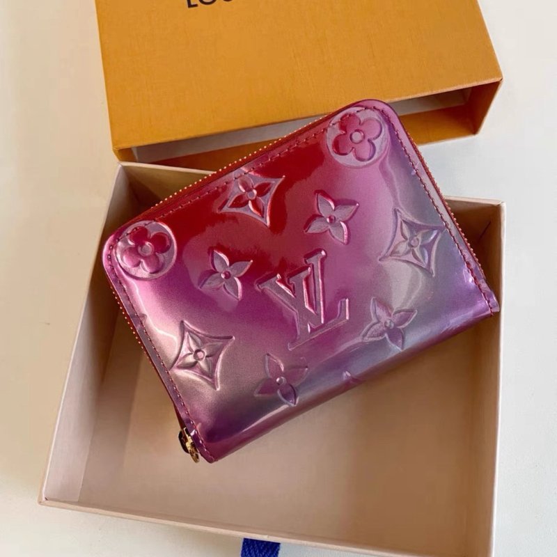 lv 鐳射老花漆皮漸變壓花拉鍊零錢包11*8.5*2 全新配件盒子-0