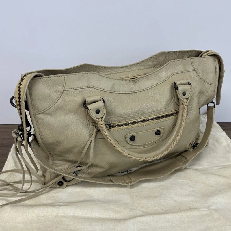 BALENCIAGA LeCity奶茶色中號機車肩背斜背包38*23*14 98新配件塵袋鏡子-1