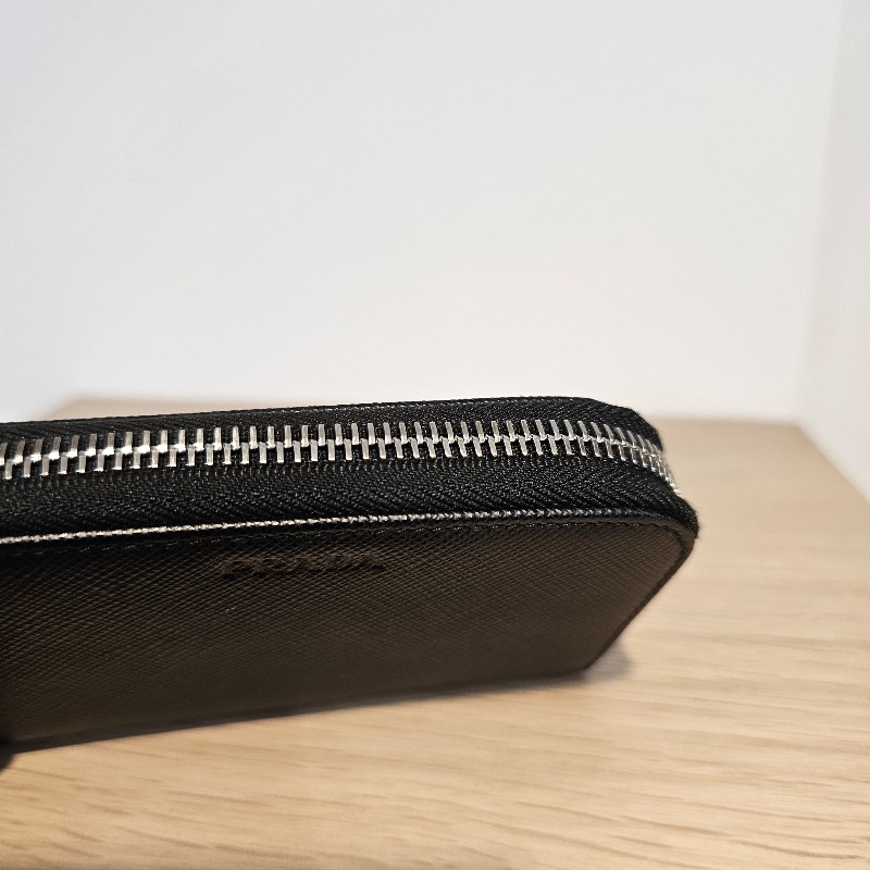 [品況優美品🫶] Prada黑防刮牛皮銀釦拉鏈鑰匙包-5