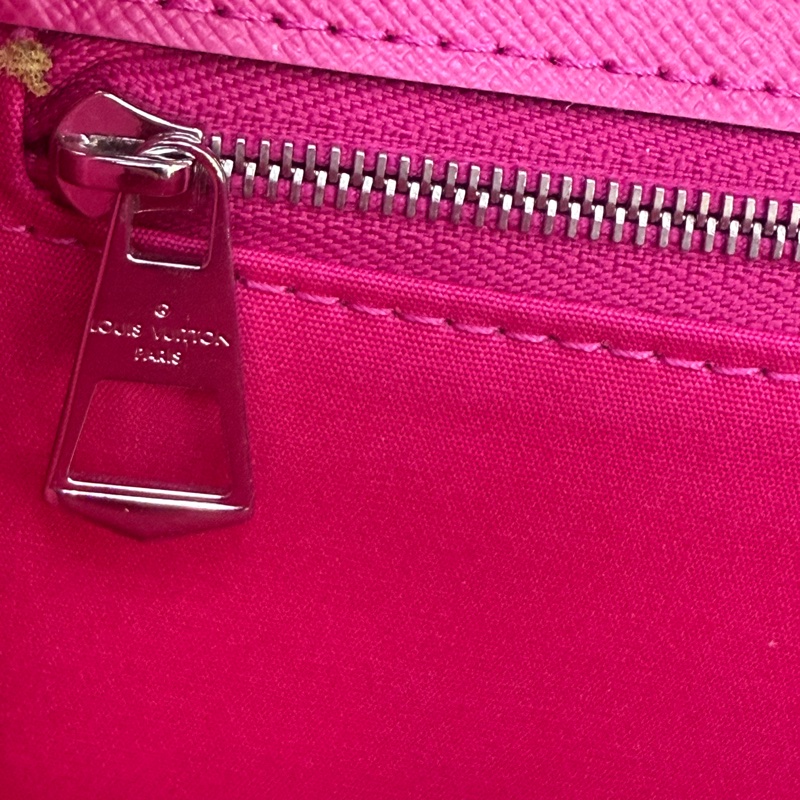 Louis Vuitton Crossbody Bag-1