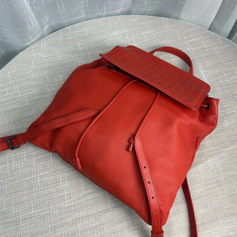 BV 紅色編織翻蓋抽繩後背包30*30*6 98新-2