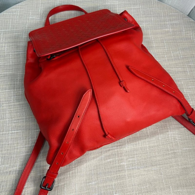 BV 紅色編織翻蓋抽繩後背包30*30*6 98新-4