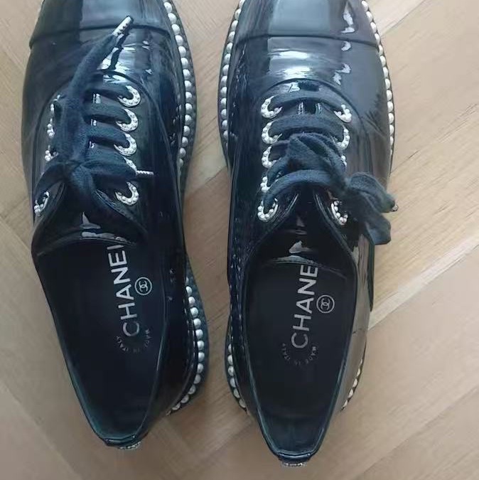 CHANEL 黑色漆皮珍珠樂福鞋37號 98新配件盒子-3