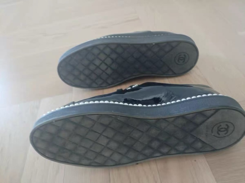 CHANEL 黑色漆皮珍珠樂福鞋37號 98新配件盒子-4