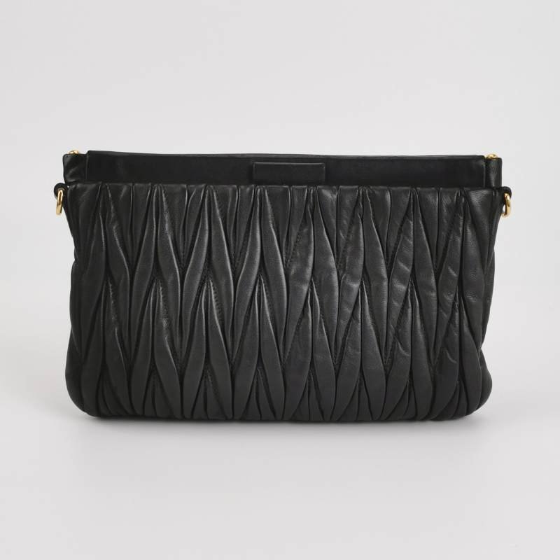 Miu Miu Matelassé 羊皮 純色 褶皺 字母 Logo 斜背包 單肩包-4