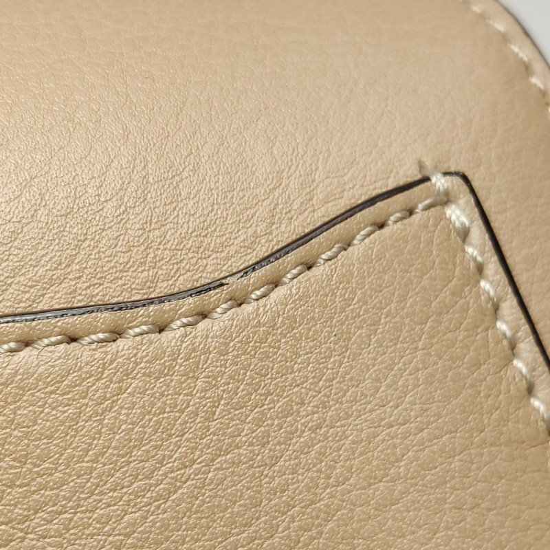 Chloe Nile 小號 牛皮 翻毛皮 純色 圓環 手柄 斜背包 單肩包-18