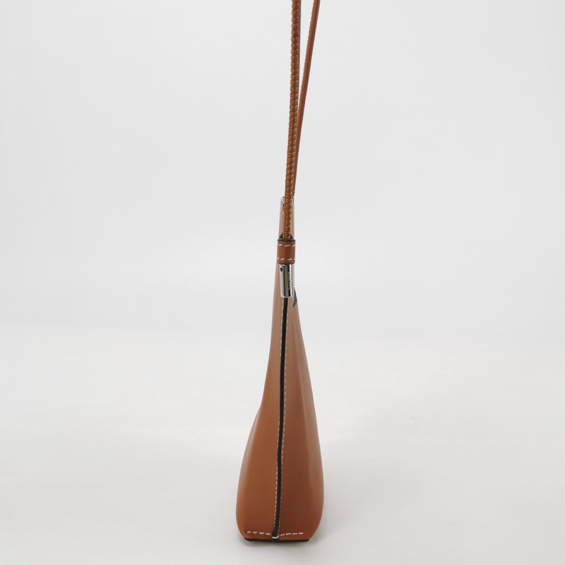 Loewe Gate Pocket 牛皮logo 壓紋斜垮單肩包-3