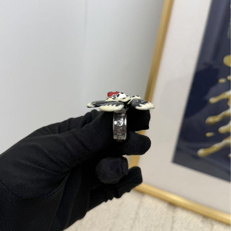 香奈兒 Chanel 06年瓢蟲系列甲殼蟲白琺瑯 戒指ring-3