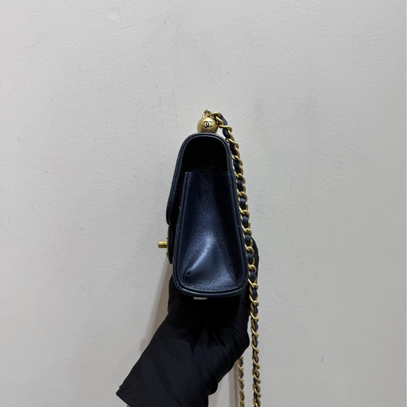 CHANEL香奈兒 經典徽標 白色珍珠菱格皮穿鏈金鍊 斜挎單肩包 女款 深藍色 金扣-5