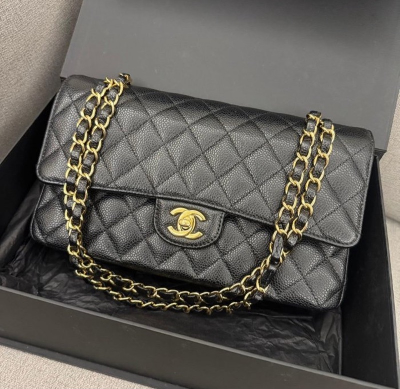 *SHIHNA名牌精品*CHANEL CF 25 荔枝牛皮黑金釦斜背包/肩背包（30開保卡款）-0