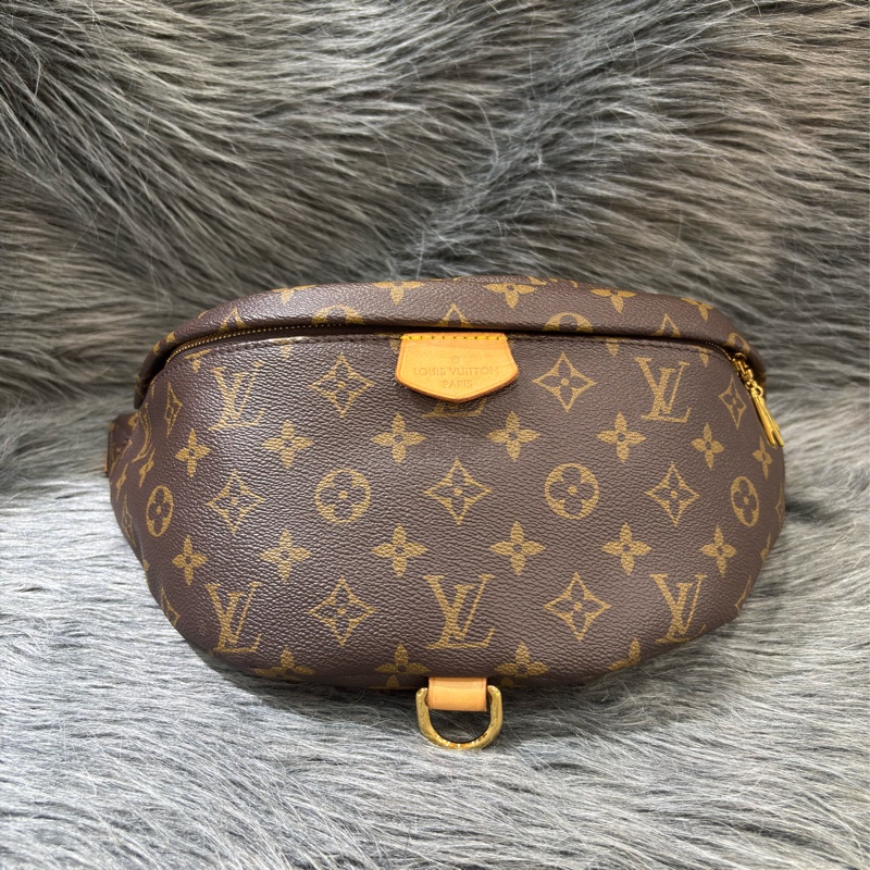 LV M43644 原花 字紋 手拿包 腰包 胸口包 霹靂包 後背包 斜背包 肩背包 手提包-0