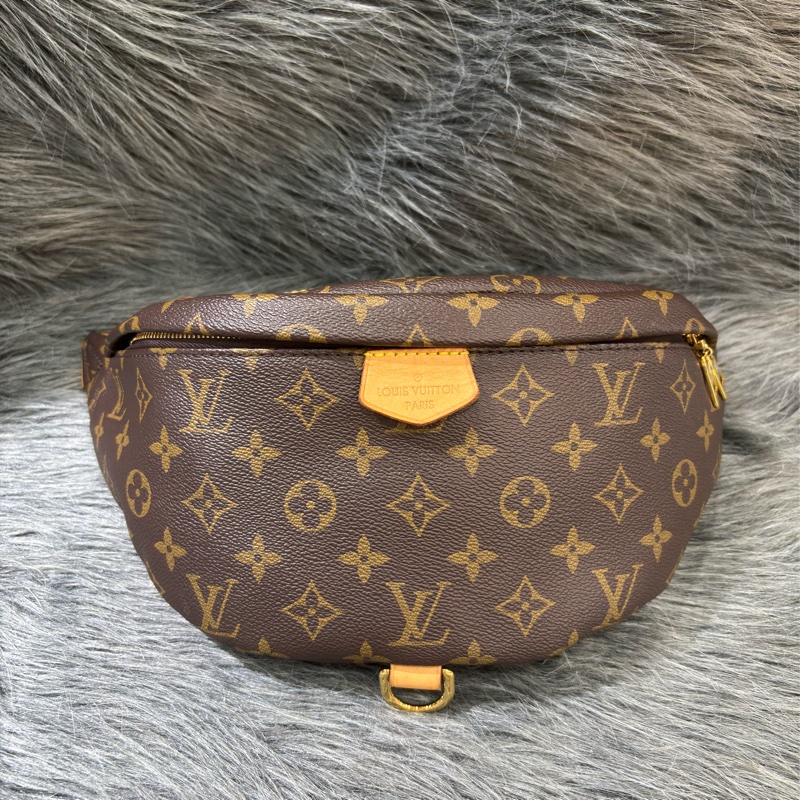 LV M43644 原花 字紋 手拿包 腰包 胸口包 霹靂包 後背包 斜背包 肩背包 手提包-1