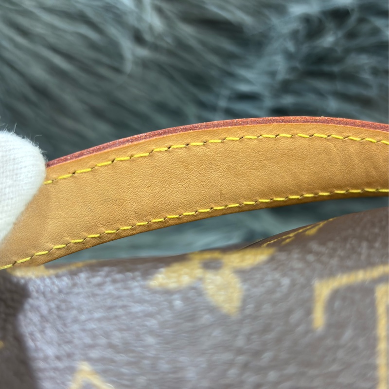 LV M43644 原花 字紋 手拿包 腰包 胸口包 霹靂包 後背包 斜背包 肩背包 手提包-14