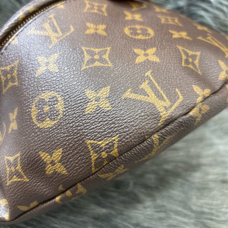 LV M43644 原花 字紋 手拿包 腰包 胸口包 霹靂包 後背包 斜背包 肩背包 手提包-17