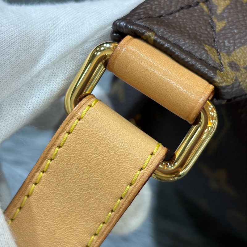 LV M43644 原花 字紋 手拿包 腰包 胸口包 霹靂包 後背包 斜背包 肩背包 手提包-27