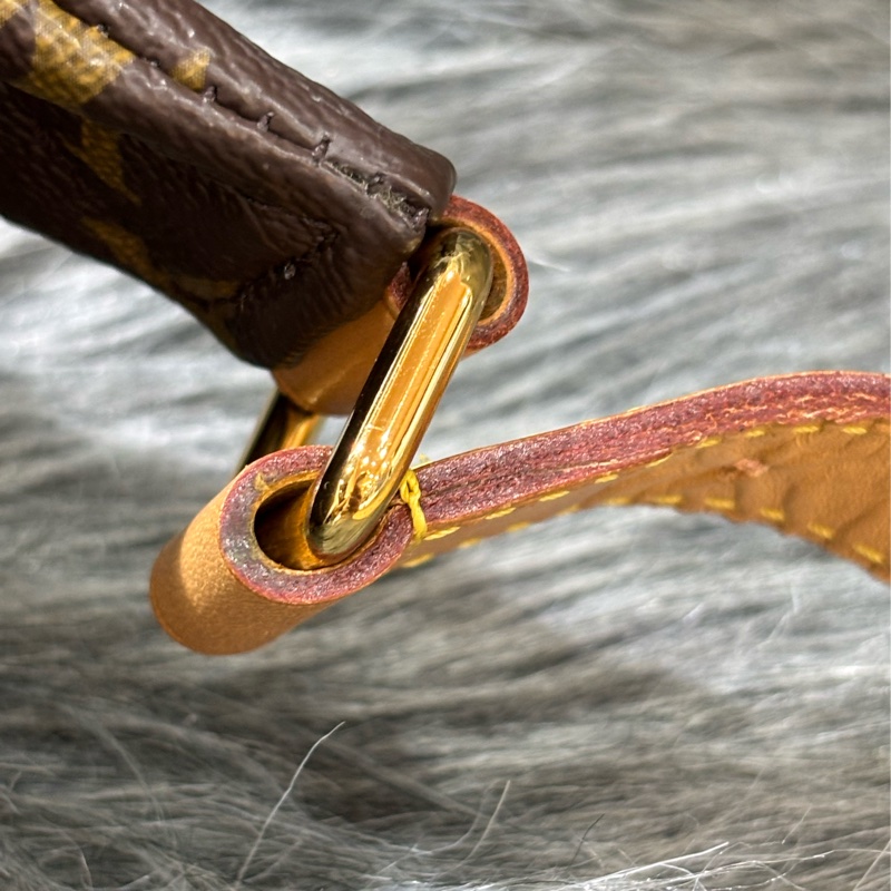 LV M43644 原花 字紋 手拿包 腰包 胸口包 霹靂包 後背包 斜背包 肩背包 手提包-45