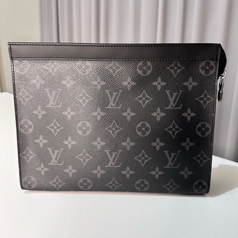 LV黑武士老花洗漱包 手拿包-0