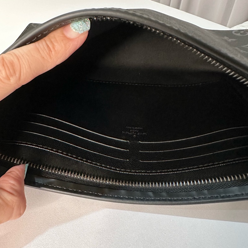 LV黑武士老花洗漱包 手拿包-3