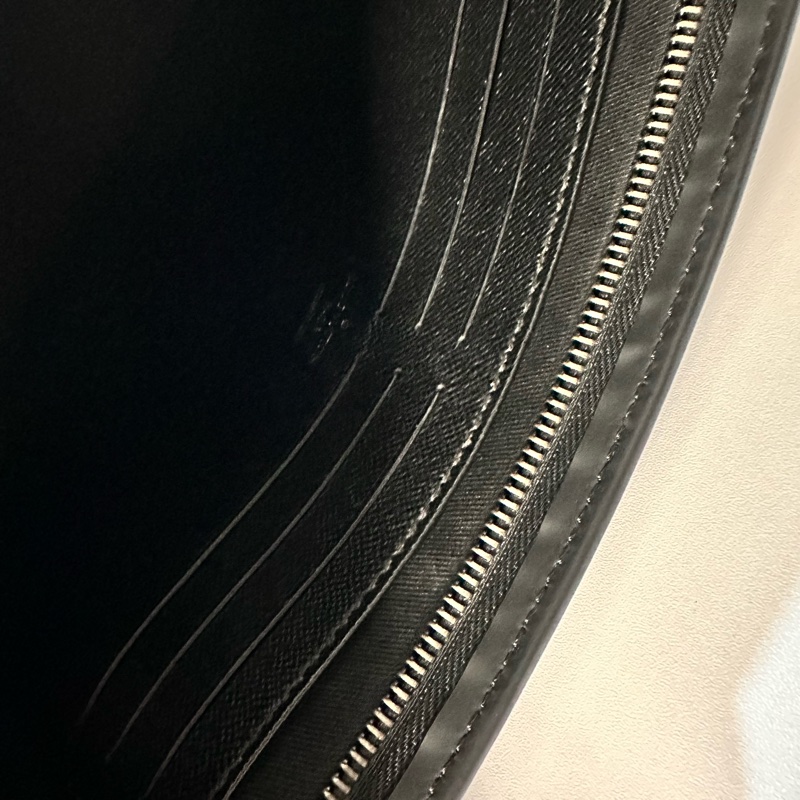 LV黑武士老花洗漱包 手拿包-4