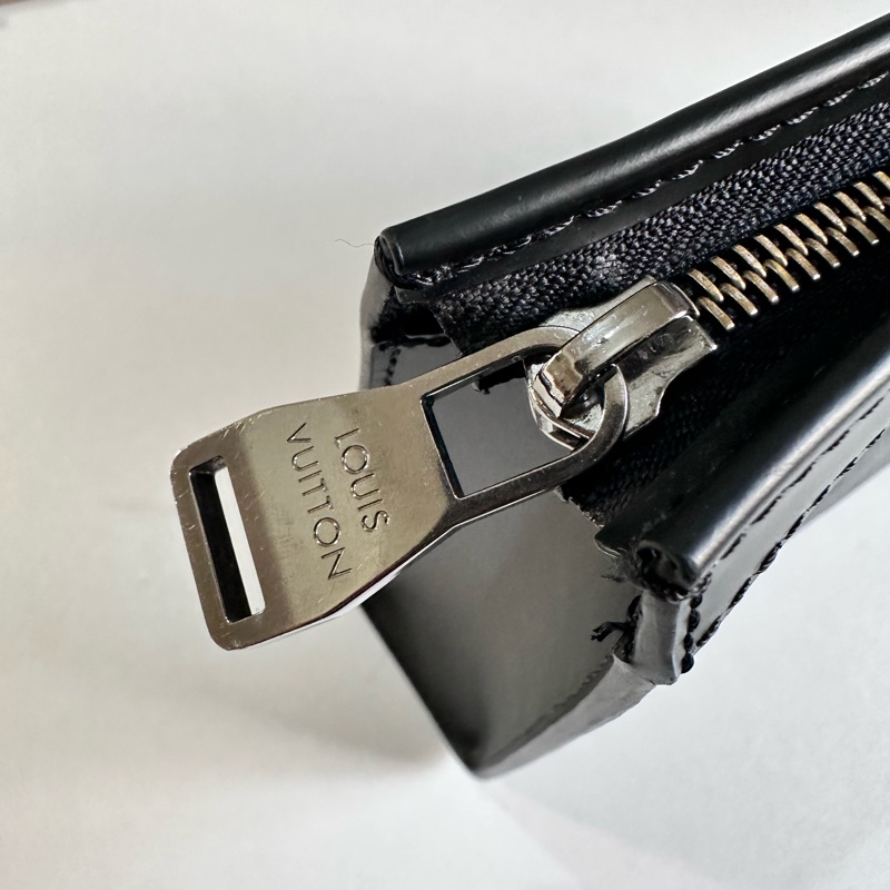 LV黑武士老花洗漱包 手拿包-5