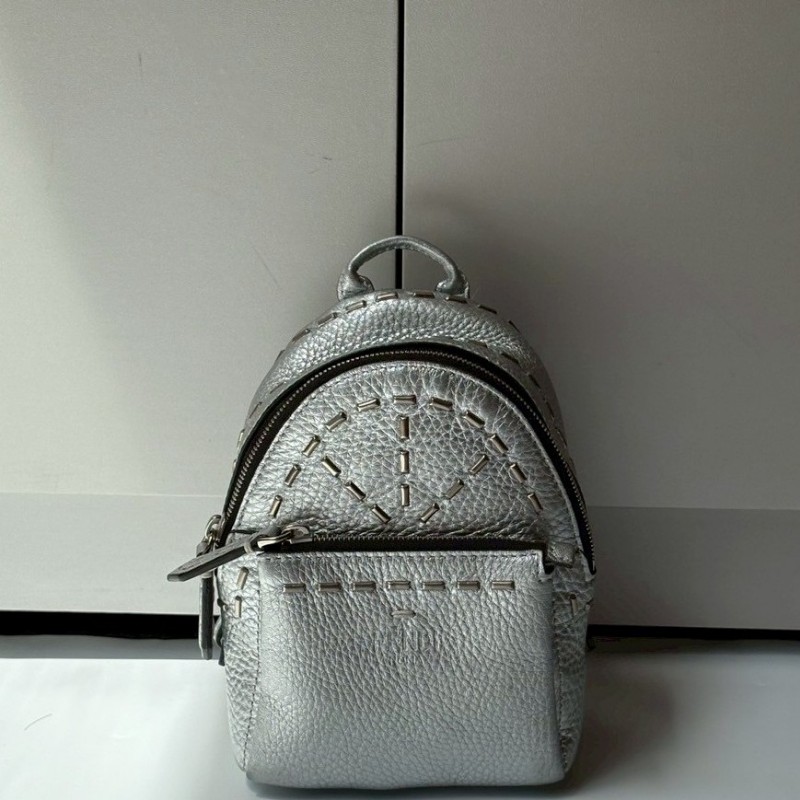 Fendi 銀皮迷你後背包 /可當吊飾-0