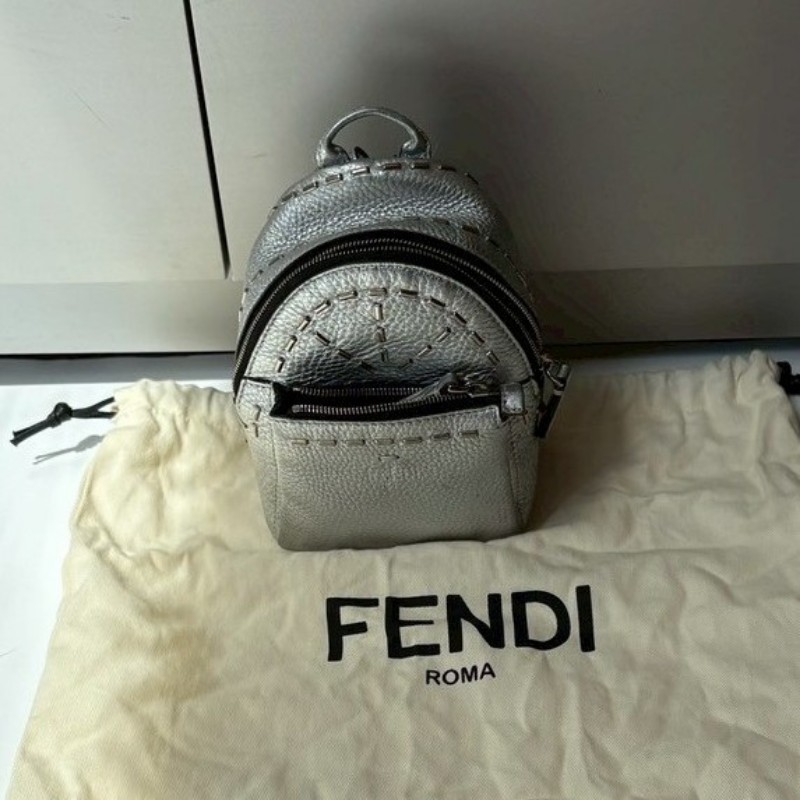 Fendi 銀皮迷你後背包 /可當吊飾-2