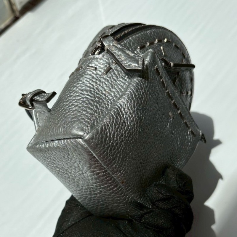 Fendi 銀皮迷你後背包 /可當吊飾-8