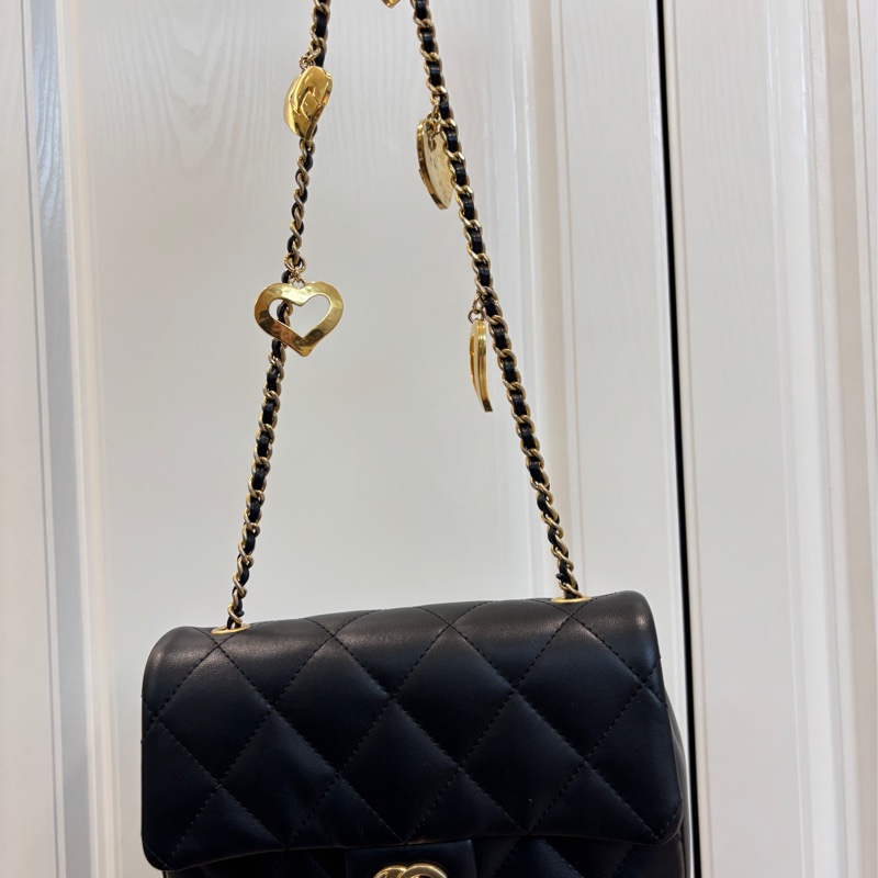 mini flap bag愛心墜飾鏈迷你口蓋包-0