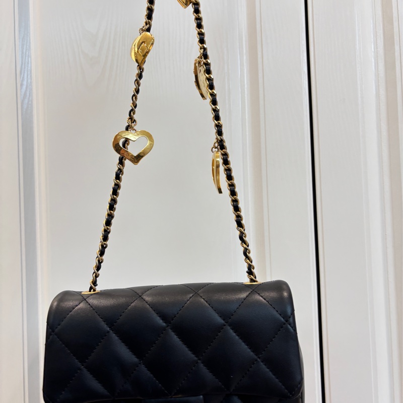 mini flap bag愛心墜飾鏈迷你口蓋包-12