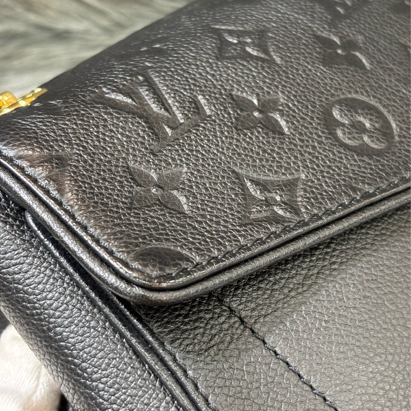LV M48931 GERMAIN PM 黑色 牛皮 原花 壓紋 金鍊 肩背包 側背包 掀蓋包 下蓋包-19