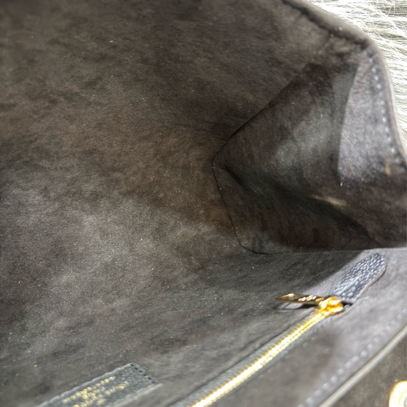 LV M48931 GERMAIN PM 黑色 牛皮 原花 壓紋 金鍊 肩背包 側背包 掀蓋包 下蓋包-33