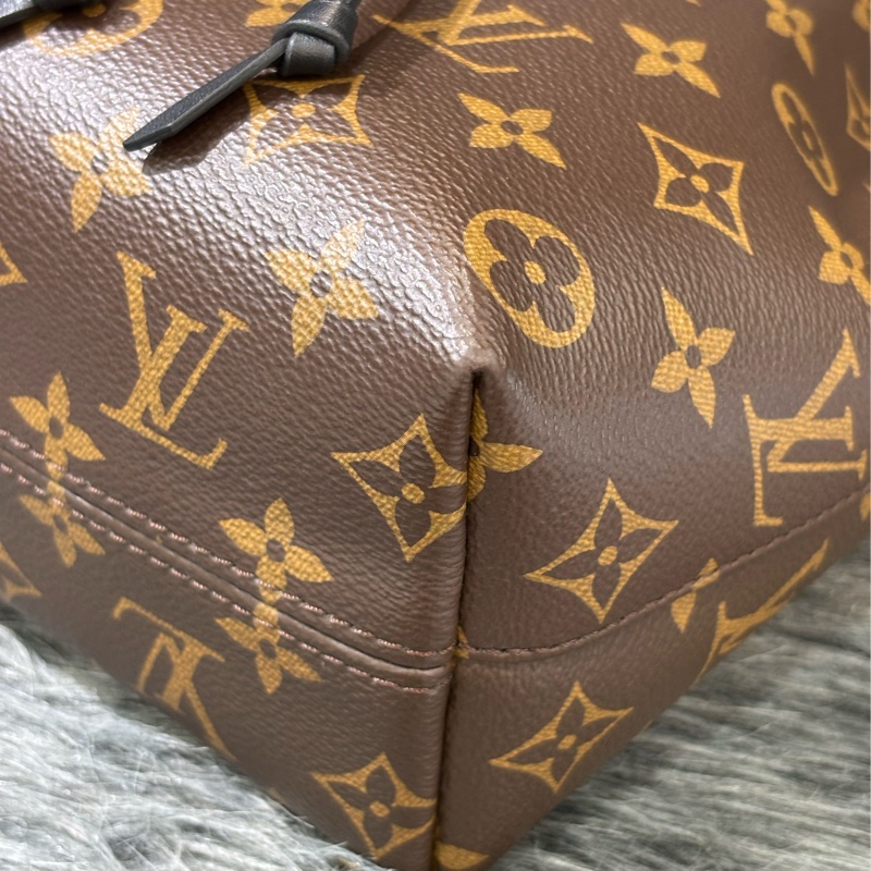LV M45516 MONTSOURIS BB 黑 荔枝皮 原花 字紋 後背包 手提包 背包 肩背包 斜背包-7