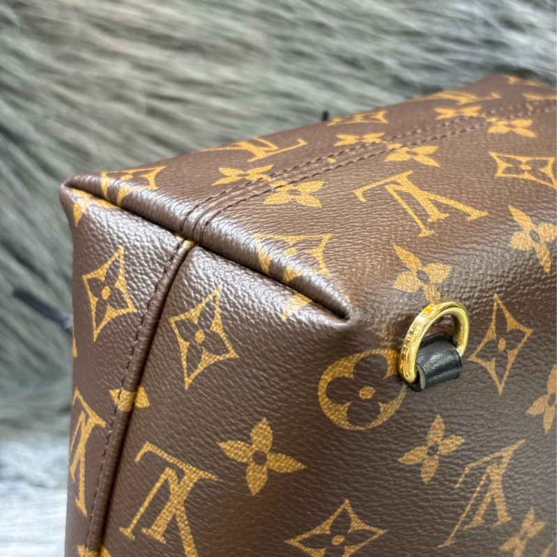 LV M45516 MONTSOURIS BB 黑 荔枝皮 原花 字紋 後背包 手提包 背包 肩背包 斜背包-8