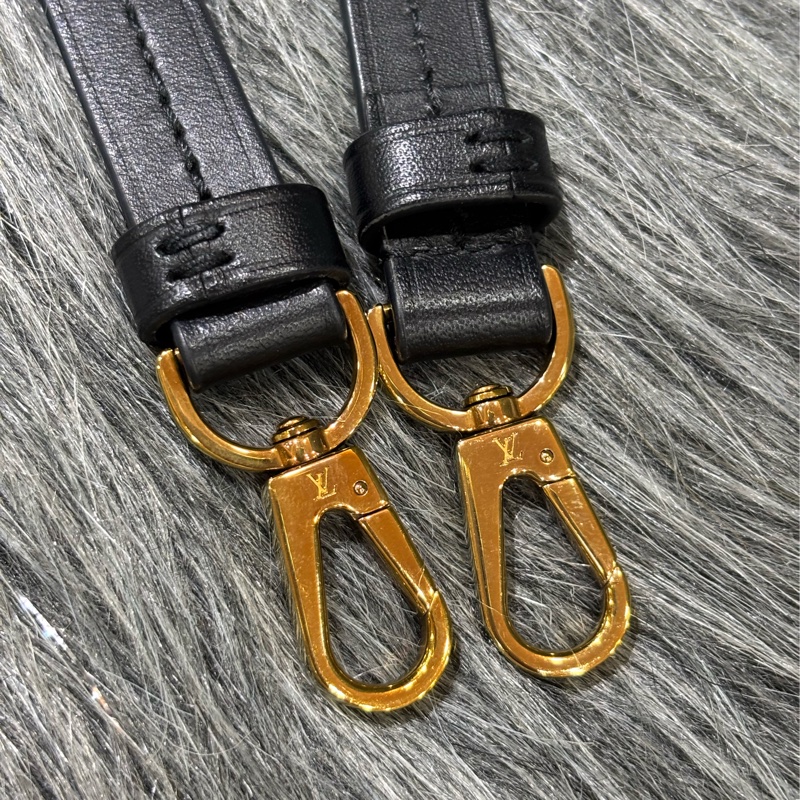 LV M45516 MONTSOURIS BB 黑 荔枝皮 原花 字紋 後背包 手提包 背包 肩背包 斜背包-40