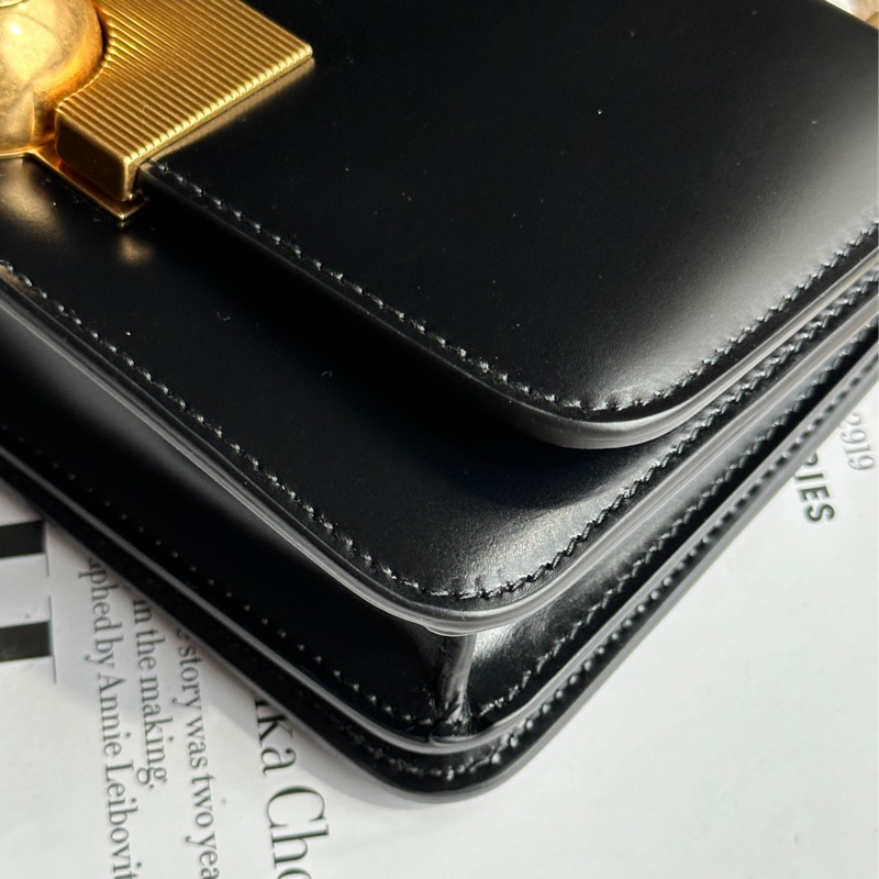‎˗ˏˋ 一看就是有在讀書 º· 𓈒꙳ ‎˖ Bottega Veneta Classic 黑色金釦 斜背包 側背包-6
