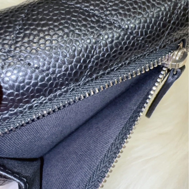 香奈兒2025芯片款 離櫃未使用近全新 經典熱門缺貨款 黑銀荔枝皮 三折短夾-28