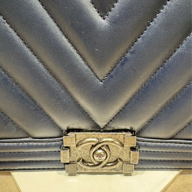 Chanel boy山型紋-11