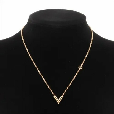 全新 LV 
Essential V 金色飾面黃銅金屬 項鍊 M00857
