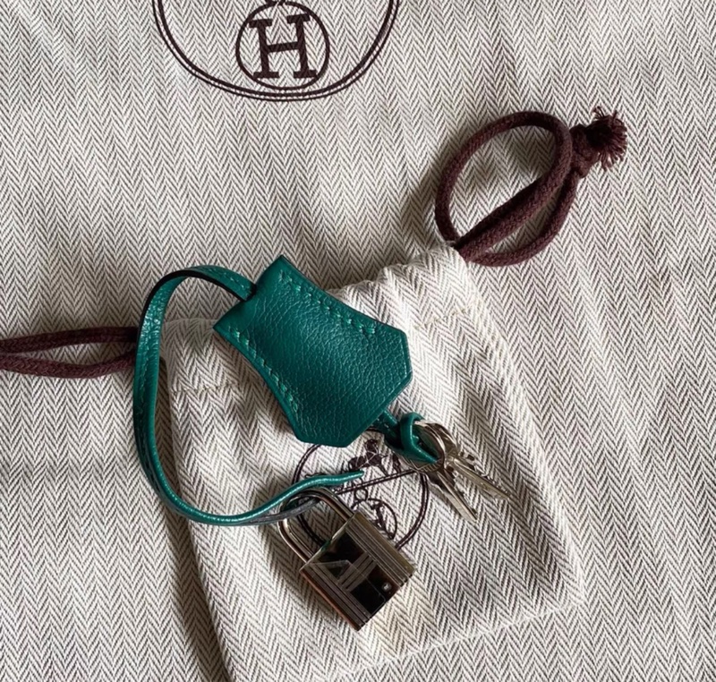 HERMES 牛奶盒 toolbox 26 絲絨綠 銀扣 Evercolor皮 帶膜擱置品 全套除票 框R-7