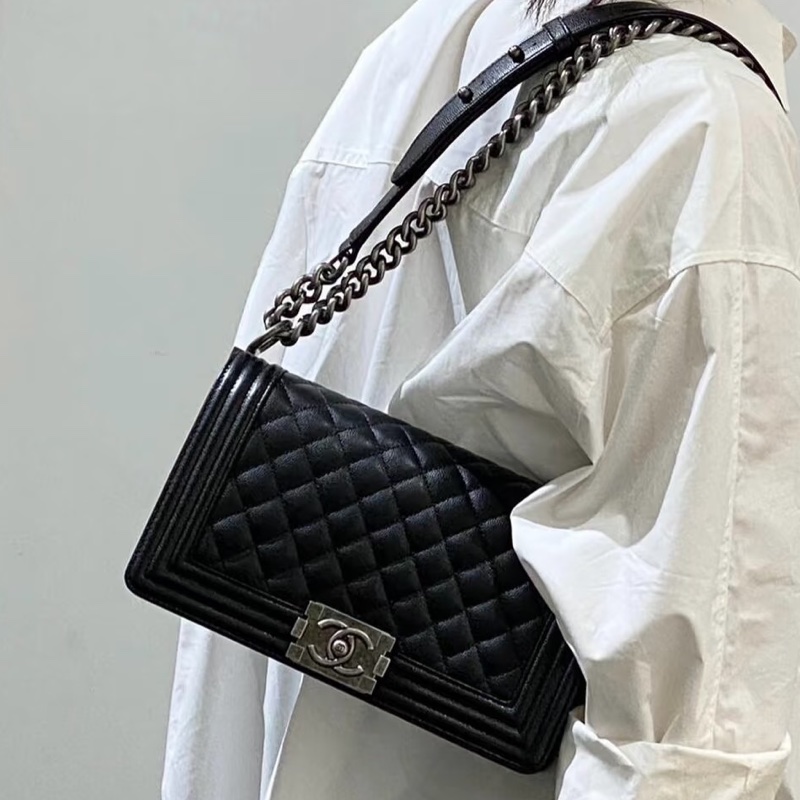 限時低價😍Chanel黑銀菱格紋中號leboy25斜挎單肩包-0