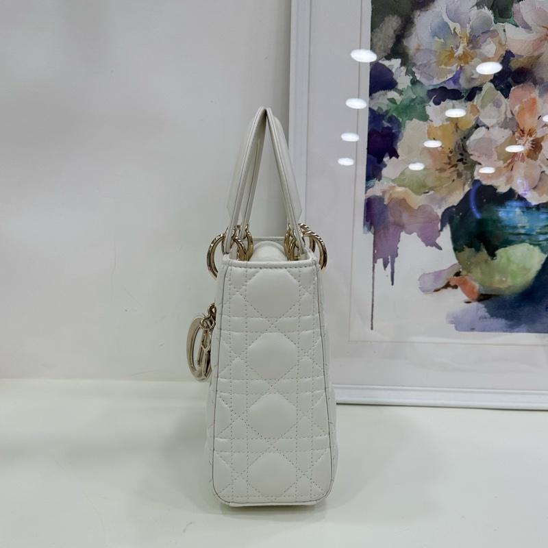 DIOR迪奧 戴妃四格白色 23編碼 有購證-4