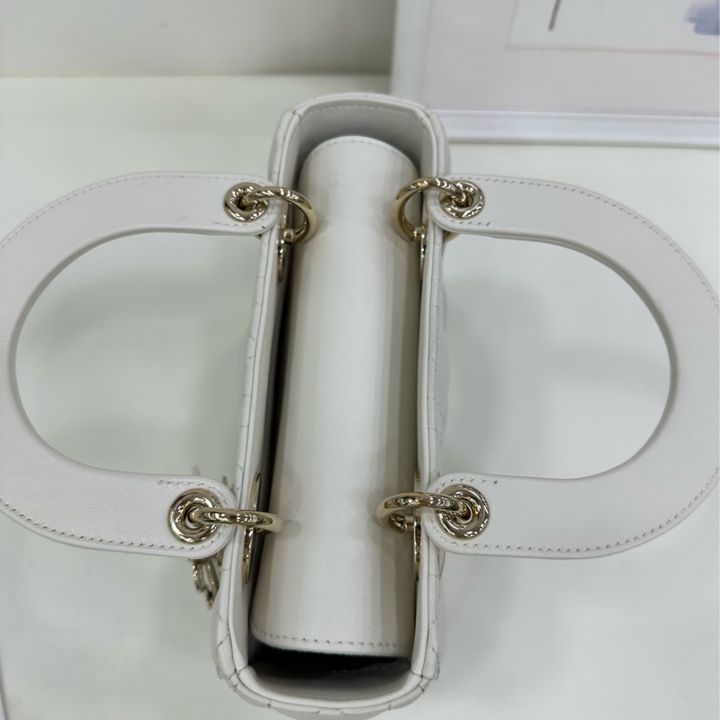 DIOR迪奧 戴妃四格白色 23編碼 有購證-9